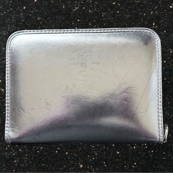 NWOT Versace Parfum Zip Around Gold Wallet Clutch With Chain Travel Wristlet - Picture 3 of 8